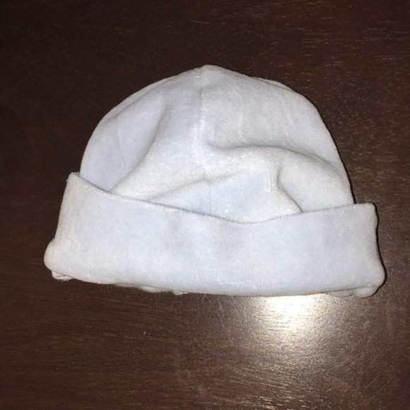 SALE (must bundle) baby blue velvet baby hat - Picture 1 of 6